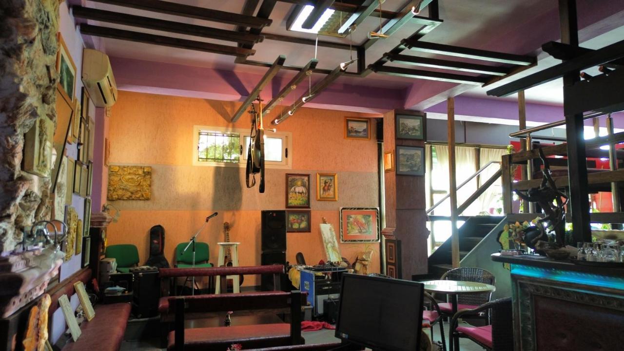 2 Kitarat Bb Bed & Breakfast Vlorë Exterior foto