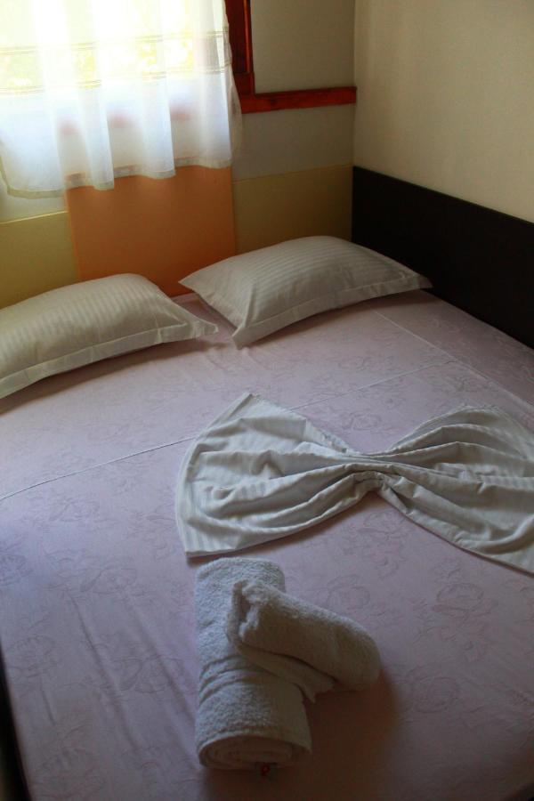 2 Kitarat Bb Bed & Breakfast Vlorë Exterior foto